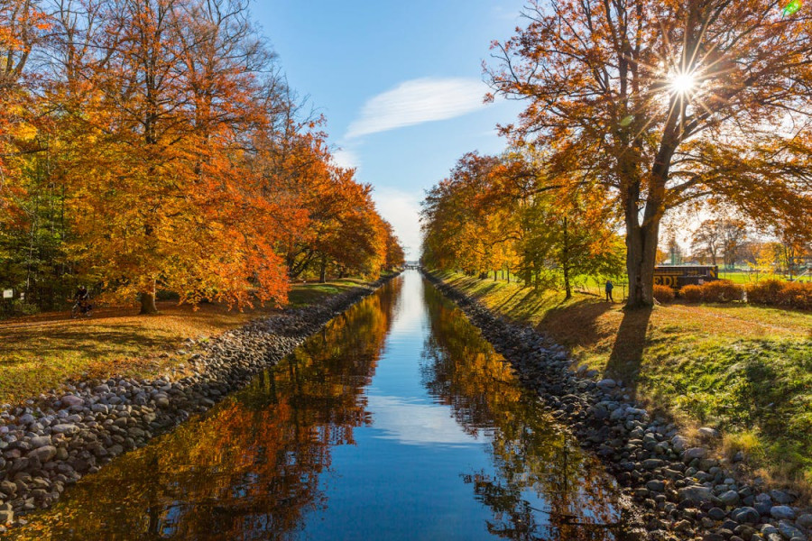 Join us at Monmouthshire Brecon and Abergavenny Canal Trust to help maintain our canal .