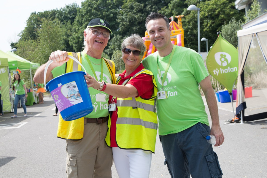 Fundraising Volunteer